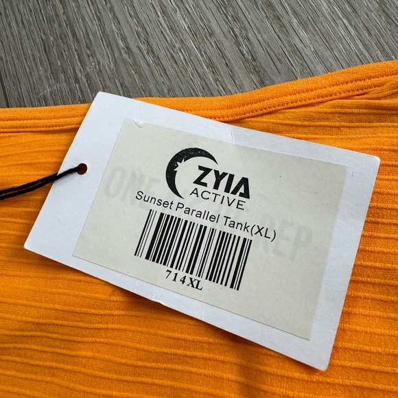 NWT!! ZYIA Sunset Parallel Tank. Size XL - Picture 4 of 4